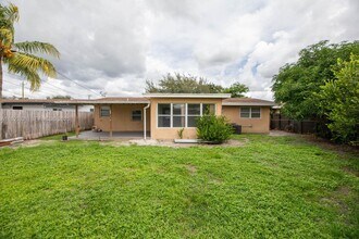 7720 NW 15th St in Pembroke Pines, FL - Building Photo - Building Photo