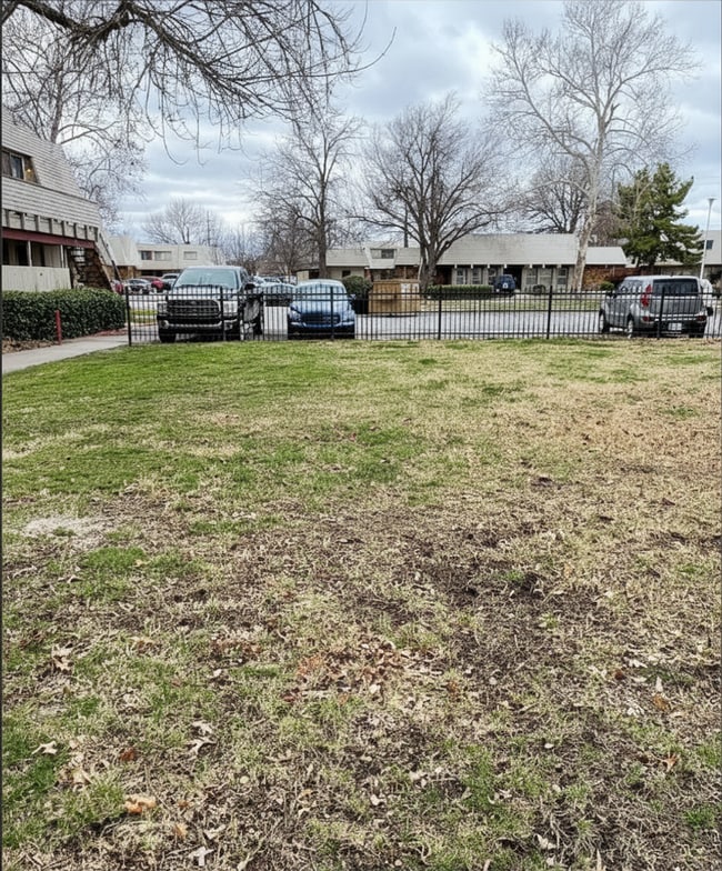 2202 E 66th Pl in Tulsa, OK - Building Photo - Building Photo