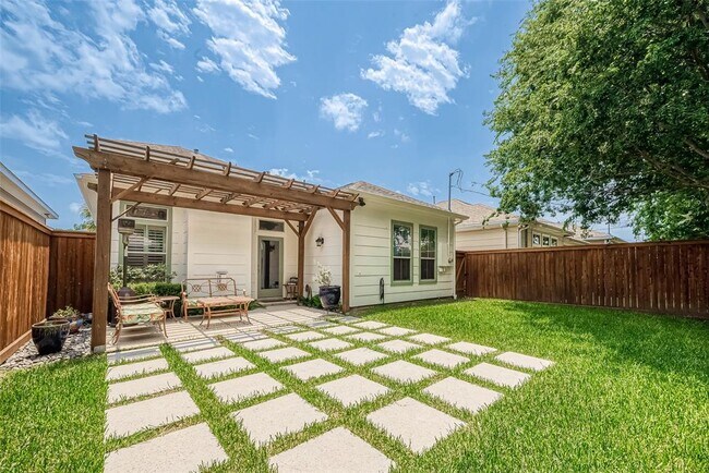 6093 Yale St in Houston, TX - Building Photo - Building Photo