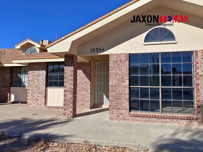 1535 Rebecca Ann Dr in El Paso, TX - Building Photo