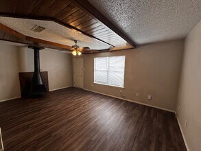 6101 36th St in Lubbock, TX - Foto de edificio - Building Photo