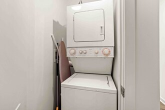 551 W Kinzie St in Chicago, IL - Foto de edificio - Building Photo