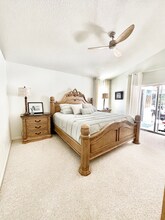 515 Somerhill Dr NE in St. Petersburg, FL - Building Photo - Building Photo