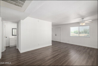 1822 N 32nd St in Phoenix, AZ - Foto de edificio - Building Photo