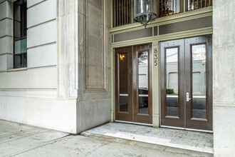 Temple Lofts in Long Beach, CA - Foto de edificio - Building Photo