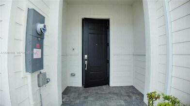 4612 Hollister Ave in Greenacres, FL - Foto de edificio - Building Photo