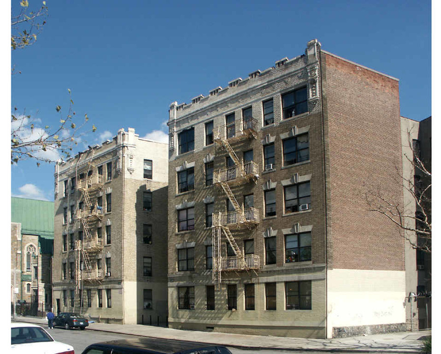 1890 Crotona Pky in Bronx, NY - Building Photo