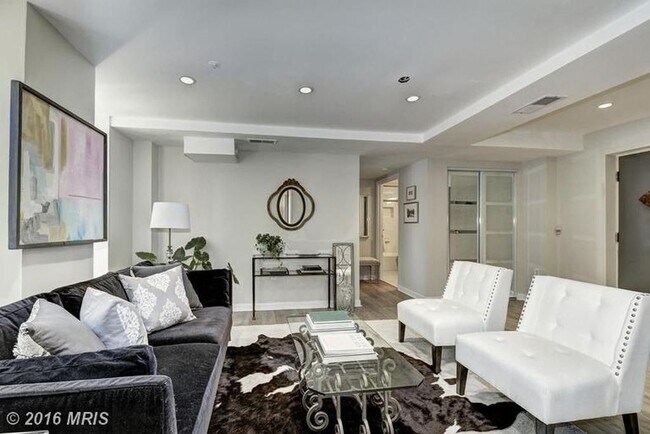 2633 Adams Mill Rd NW in Washington, DC - Building Photo - Building Photo