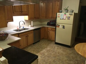 1520 N 300 W in Provo, UT - Foto de edificio - Building Photo