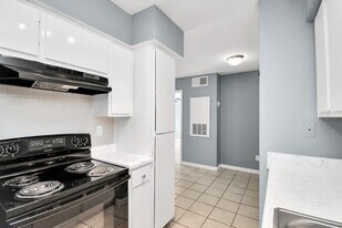 5959 Bonhomme Rd in Houston, TX - Building Photo