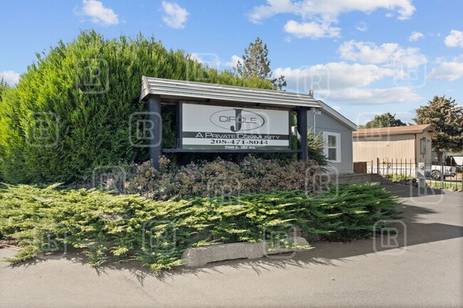 property at 7800 E Alki Ave