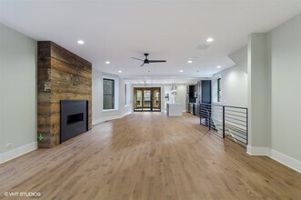 631 W Wellington Ave, Unit 1 in Chicago, IL - Building Photo - Building Photo
