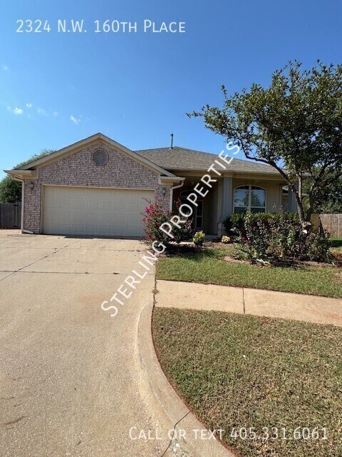 2324 NW 160th Pl in Edmond, OK - Building Photo