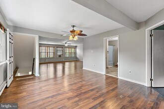 193 Stirling Ct in West Chester, PA - Building Photo - Building Photo
