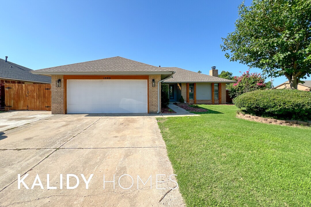 1360 NW 7th Pl in Oklahoma City, OK - Building Photo
