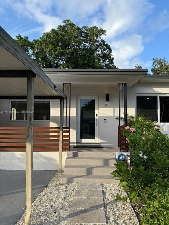91 NW 67th St in Miami, FL - Building Photo