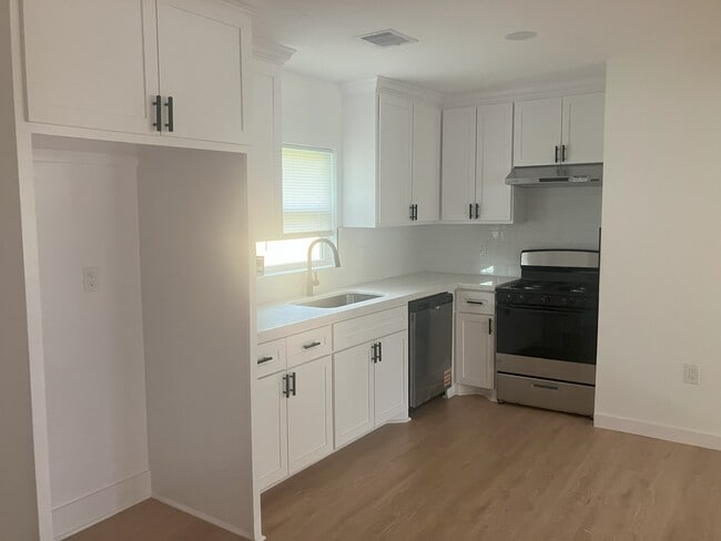 5654 Patrick St in Houston, TX - Building Photo - Building Photo
