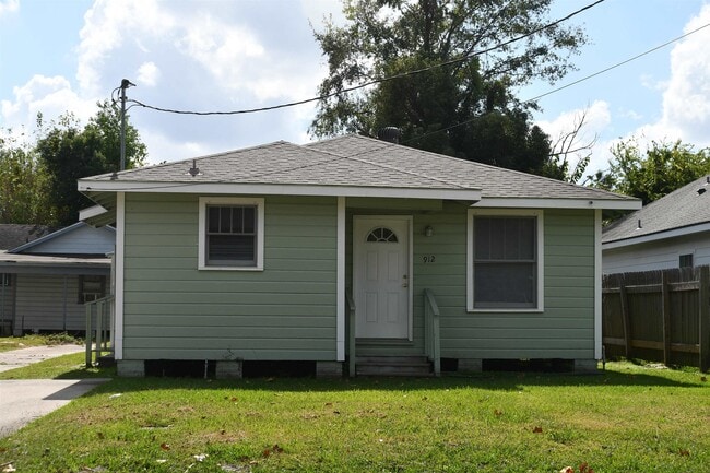 property at 912 17th St