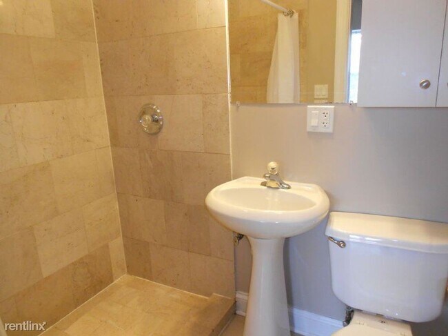 6170 N Winchester Ave in Chicago, IL - Building Photo - Building Photo