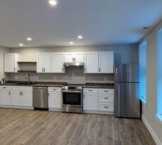 144 N Main St, Unit 2E in Douglassville, PA - Building Photo