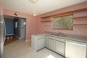 1041 Oak View Ct in Harrisonburg, VA - Building Photo - Building Photo