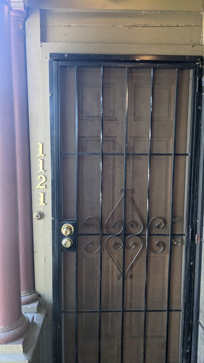 1121 12th St in Oakland, CA - Building Photo - Building Photo