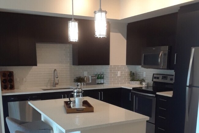 253 NE 2nd St, Unit 1607 in Miami, FL - Building Photo - Building Photo