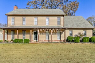 292 E Valleywood Dr in Collierville, TN - Building Photo