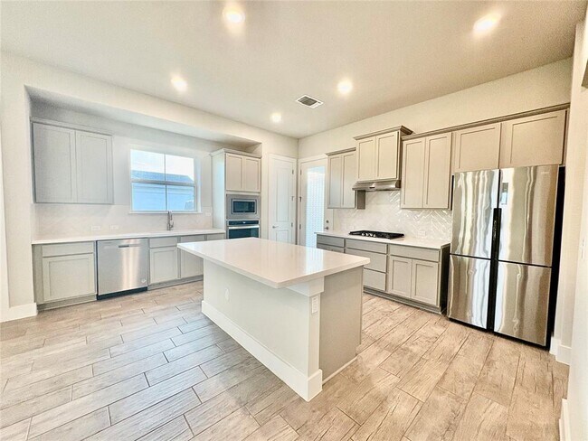 8014 Talferd Trl in Austin, TX - Building Photo - Building Photo