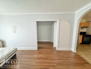 2336 N Commonwealth Ave, Unit 1 in Chicago, IL - Building Photo - Building Photo