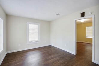 9418 Bertwood St in Houston, TX - Building Photo - Building Photo