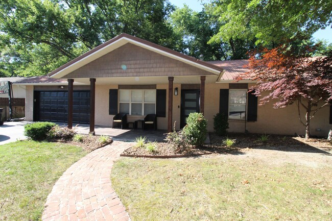 2715 W Gum St in Rogers, AR - Building Photo - Building Photo
