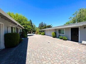 1751 Parkside Dr in Walnut Creek, CA - Building Photo - Building Photo