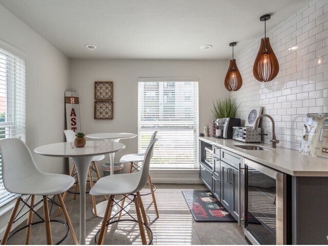 Country Club Place Apartments in Houston, TX - Building Photo