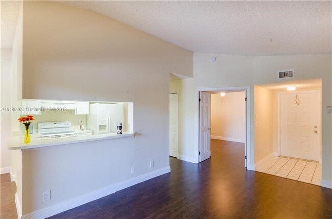 9855 Westview Dr in Coral Springs, FL - Foto de edificio - Building Photo