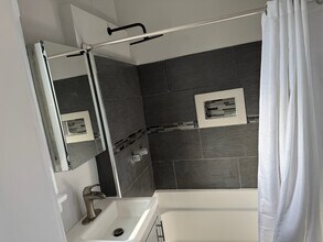 5919 Lexington Ave, Unit 5919 Lexington Ave in Los Angeles, CA - Foto de edificio - Building Photo