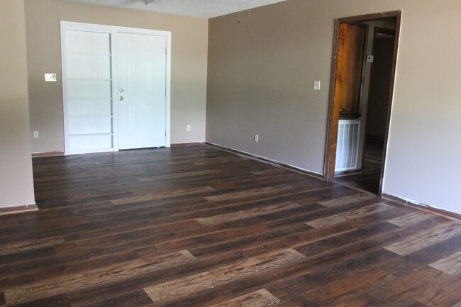 2725 Yorktown Ave in Albany, GA - Building Photo - Building Photo