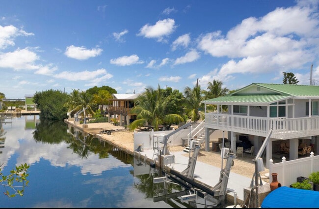 29050 Rose Dr in Big Pine Key, FL - Foto de edificio - Building Photo