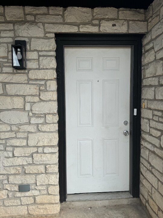 2902 Sweeney Ln-Unit -8 in Austin, TX - Building Photo