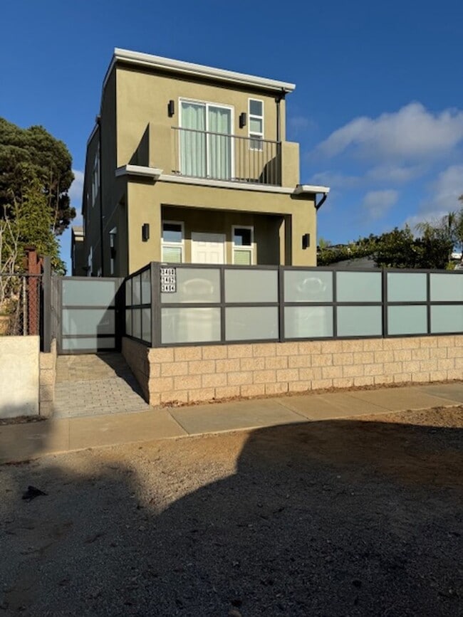 3460 Roosevelt St in Carlsbad, CA - Building Photo - Building Photo