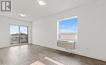 220 Cannon St E in Hamilton, ON - Building Photo - Building Photo