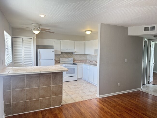 4745 Orange Grove Blvd in North Fort Myers, FL - Building Photo - Building Photo