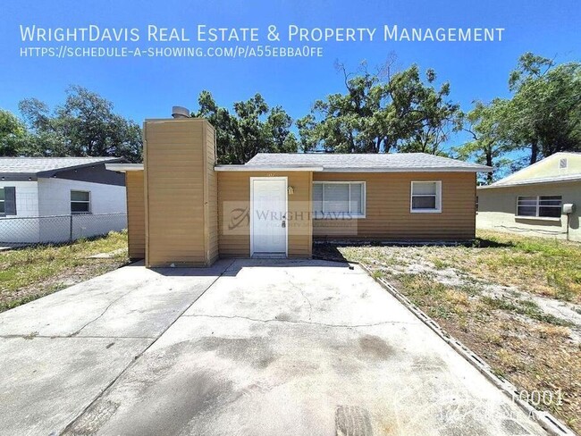 property at 1607 E Maple Ave