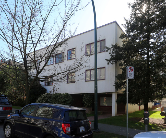 1772 Pendrell St in Vancouver, BC - Building Photo - Building Photo