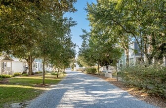 2207 Government St in Ocean Springs, MS - Building Photo - Building Photo