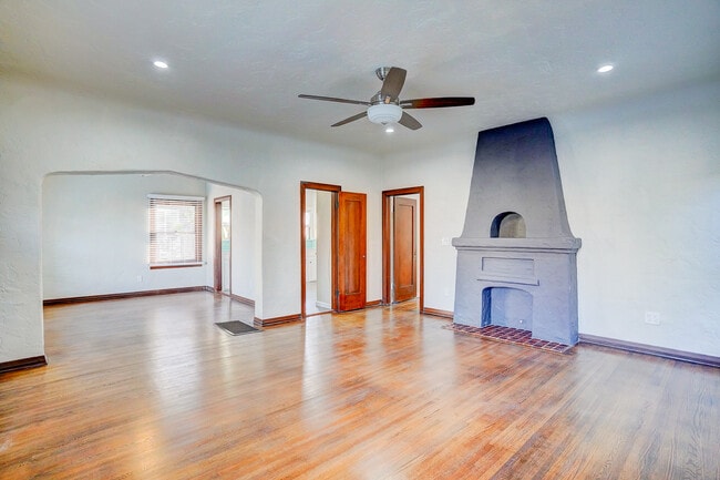 479 Gaviota Ave, Unit 479 in Long Beach, CA - Building Photo - Building Photo