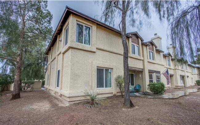 property at 559 Kristin Ln