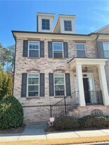 4122 Baverton Dr in Suwanee, GA - Building Photo
