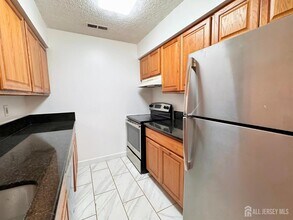 707 Ravens Crest Dr in Plainsboro, NJ - Building Photo - Building Photo