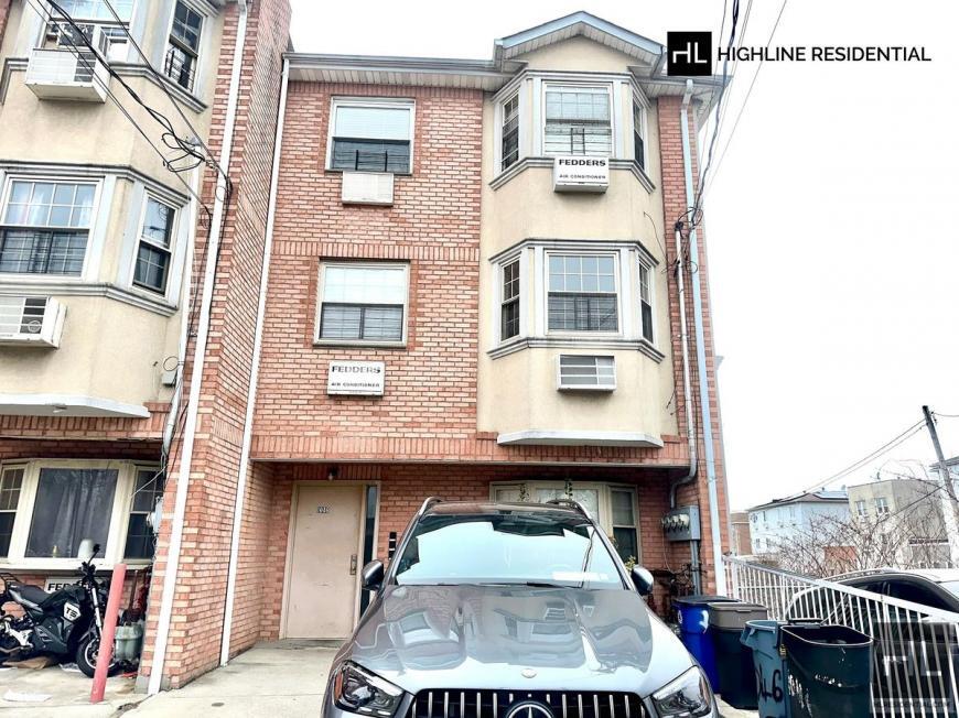 1046 Crescent St. in Brooklyn, NY - Building Photo